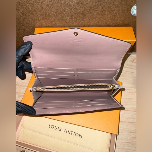 ✅AUTHENTIC LV GIFTABLE LONGWALLET LOUIS VUITTON EXCELLENT - Picture 3 of 14